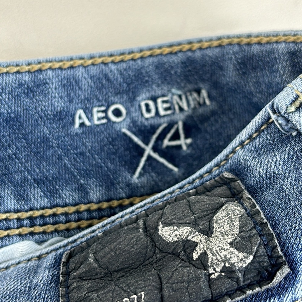 AMERICAN EAGLE Kick Boot Super Stretch Jeans Medium Wash Size 6 Short - Picture 6 of 6